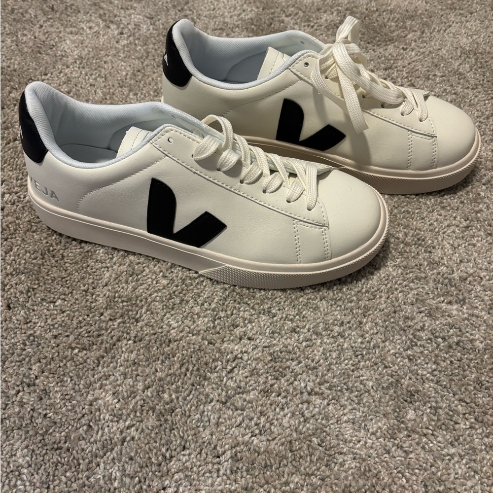 Veja White and Black Casual Sneakers